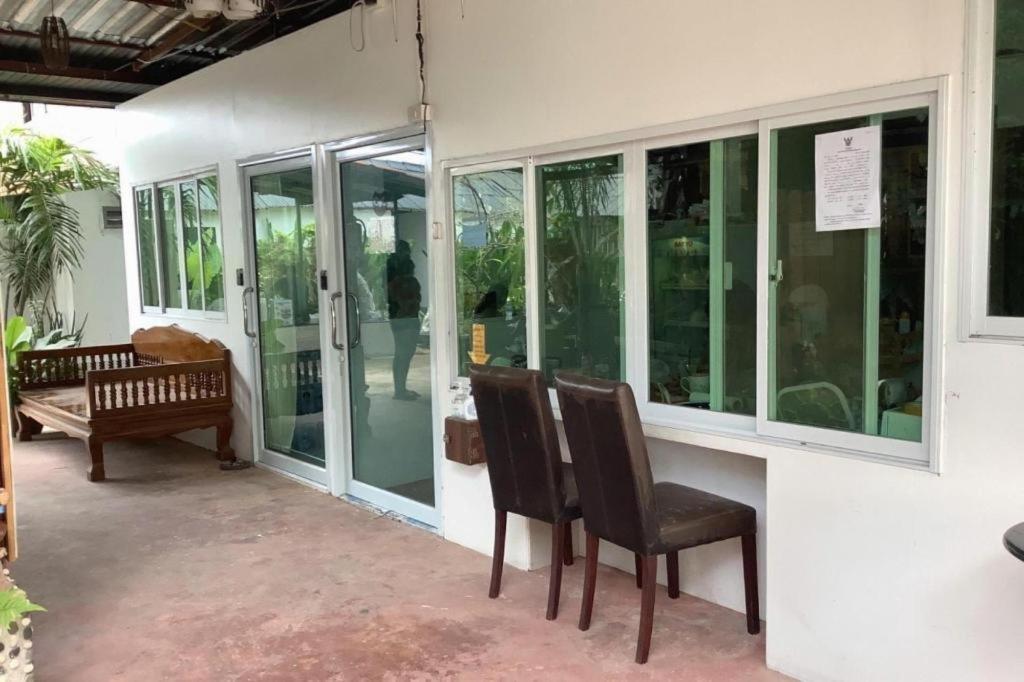 Oyo 1163 Eden Hostel Phuket Exterior photo