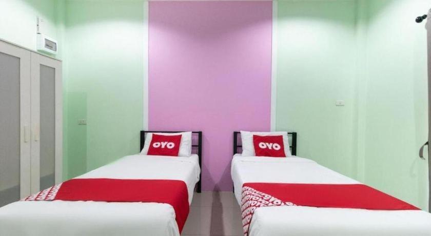 Oyo 1163 Eden Hostel Phuket Exterior photo